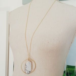 Anthropologie Jewelry - NWOT ANTHROPOLOGIE GOLD PENDANT MARBLE NECKLACE Anthropologie Jewelry - NWOT ANTHROPOLOGIE GOLD PENDANT MARBLE NECKLACE